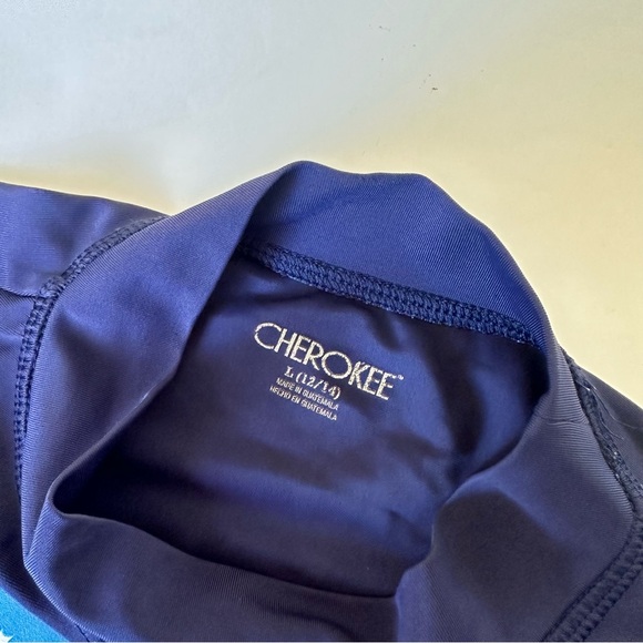 Cherokee Rashguard - Picture 4 of 4